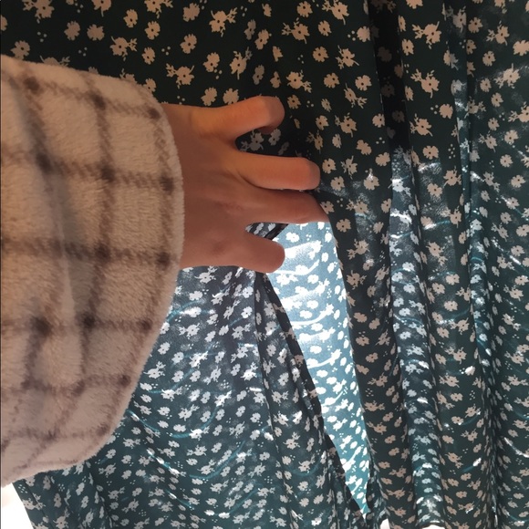 Flowy dark Green dress with white flowers. - Picture 3 of 8